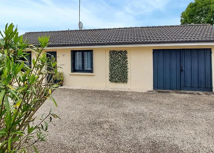 Jolie Maison Neuve Feriehus Casteljaloux